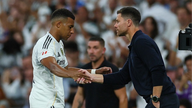 3 tuần thử thách của Xabi Alonso: 7 trận và derby then chốt