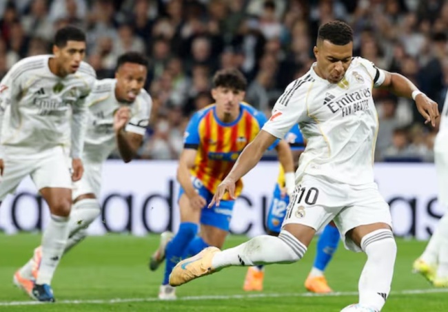 Alonso: “Mbappe sẽ ghi rất nhiều bàn, Vinicius chơi tuyệt vời”