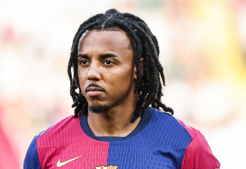 HLV Hansi Flick ra tay, sao Barca bị trừng phạt