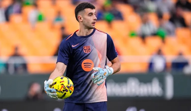 Joan Garcia gặp chấn thương sau chiến thắng của Barcelona trước Real Betis