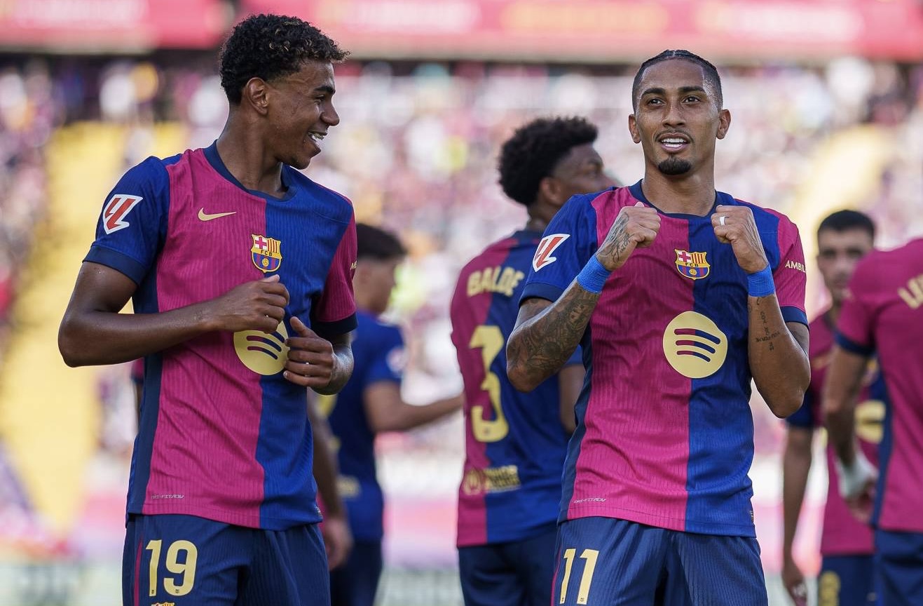 Raphinha: Sau cú hattrick là vị trí bất khả xâm phạm ở Barca
