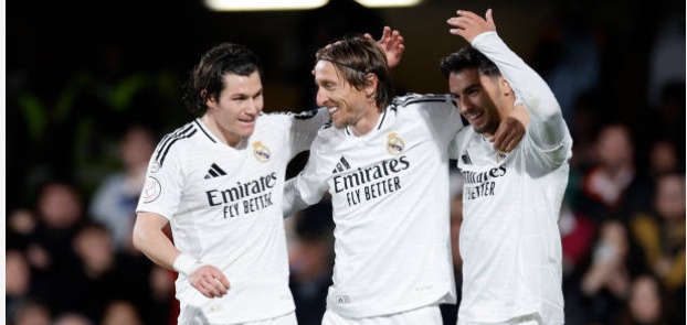 Real hủy diệt đối thủ 5-0 ở Copa del Rey