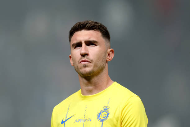 Real Madrid nhận báo giá cho Laporte