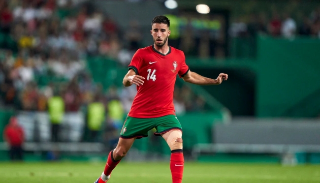 Real Madrid và Man United cạnh tranh trung vệ số một Bồ Đào Nha