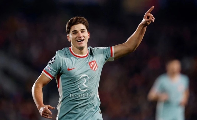 Simeone: Julian Alvarez cần thời gian và cậu ấy đã tỏa sáng