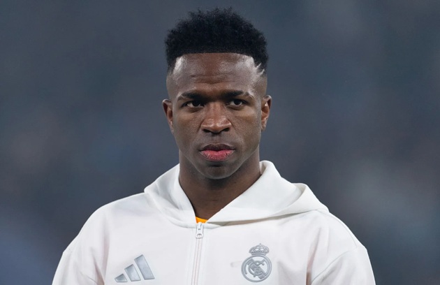 Vinicius nhượng bộ để chốt tương lai tại Real