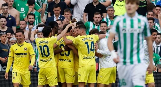 Antony cùng đồng đội đứt chuỗi 9 trận bất bại