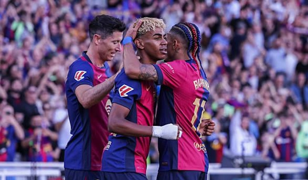 Chấm điểm Barcelona 2-3 Villarreal: Yamal vẫn hay; Cơn đau đầu ở hàng phòng ngự