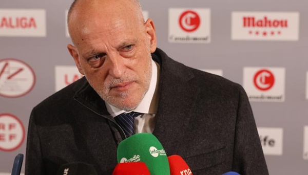 Chủ tịch La Liga: ”Real phàn nàn hàng tuần”