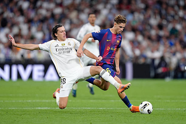 Real Madrid khai thác tử huyệt hàng thủ Barcelona, giành trọn 3 điểm tại Bernabeu