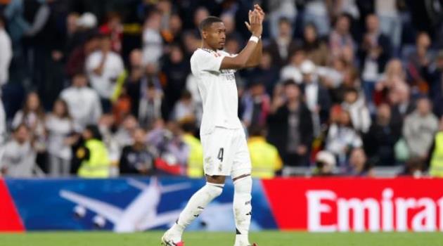 Real Madrid khủng hoảng hàng thủ