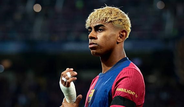 Yamal thăng hoa mang đến một vấn đề cho Barcelona